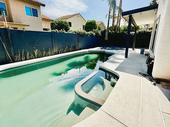 Inviting Pool!