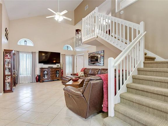 5th image of 3244 Castle Rock Cir