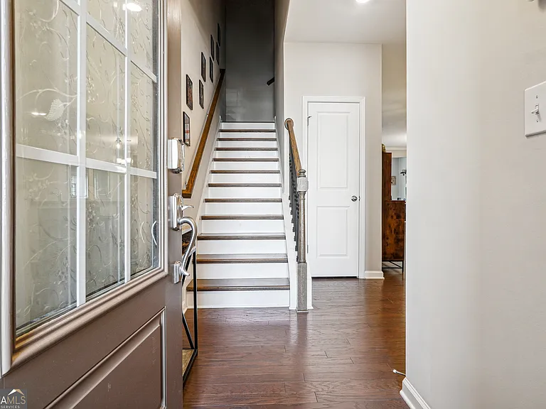 1616 Lansing Bluff Walk — Photo 3