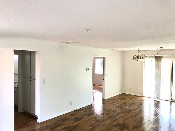 3rd image of 1414 Sweetbriar Cir