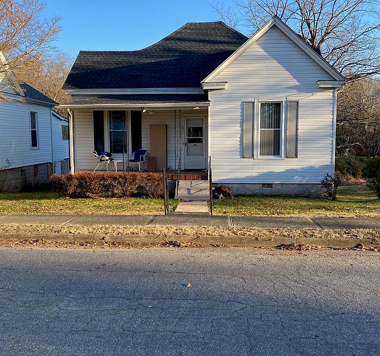 1st image of 221 Whittle St