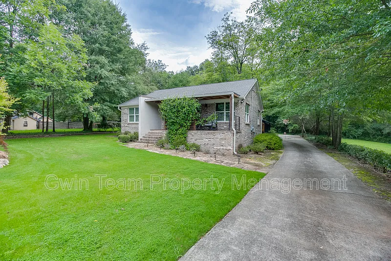 4 bed, 3.0 bath, 1568 sqft, $3,600 — Photo 3
