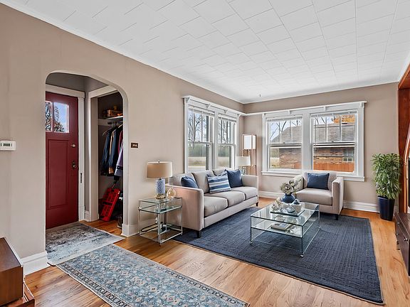 2nd image of 9740 Parkside Ave
