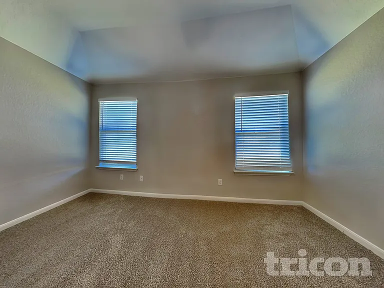 210 Teron Dr — Photo 6