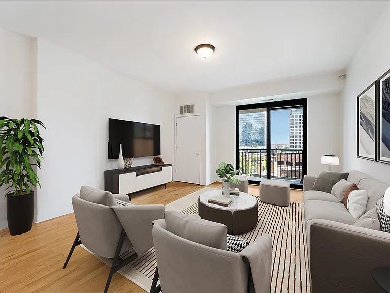 451 W Huron St #703 — Photo 3