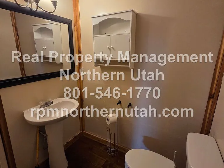 2784 S 850 W — Photo 16