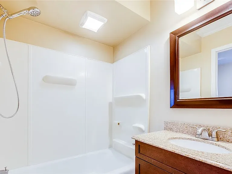 1060 Chatham Park Dr — Photo 16