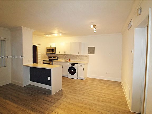 5th image of 890 NW 45th Ave APT 4