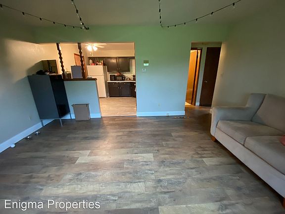 2nd image of W155N11352 Sylvan Cir #3