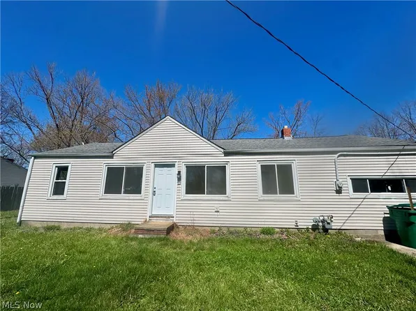 7407 Hawk Ave, Mentor, OH 44060
