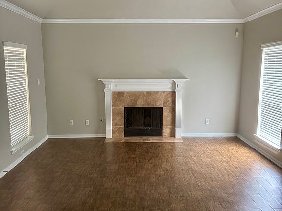 4th image of 8614 Briar Oaks Ln