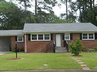 5 Montclare Pl, Newport News, VA 23606