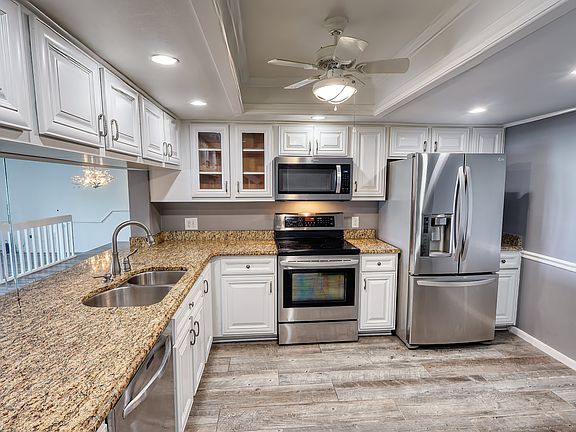 3rd image of 131 1st St E APT 102