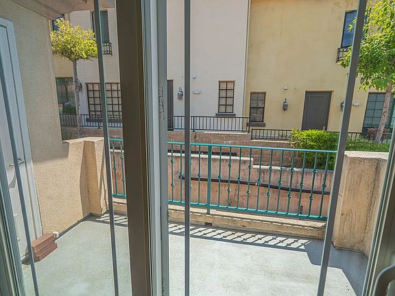 5th image of 3974 Pennsylvania Ave Unit 111