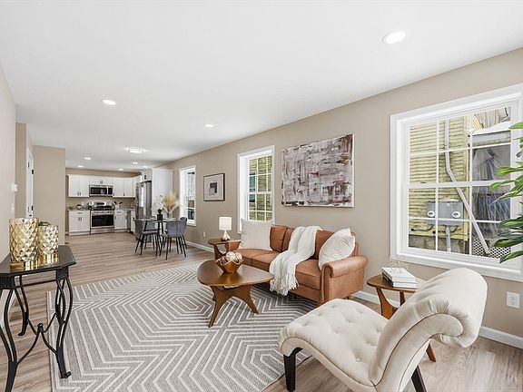 3rd image of 43-45 Leyfred Ter