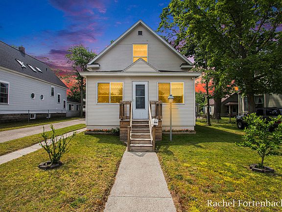 2nd image of 2025 Harrison Ave