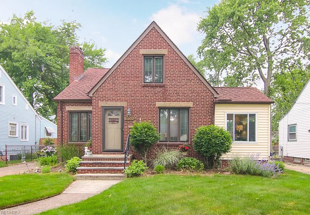 16308 Westdale Ave photo 1