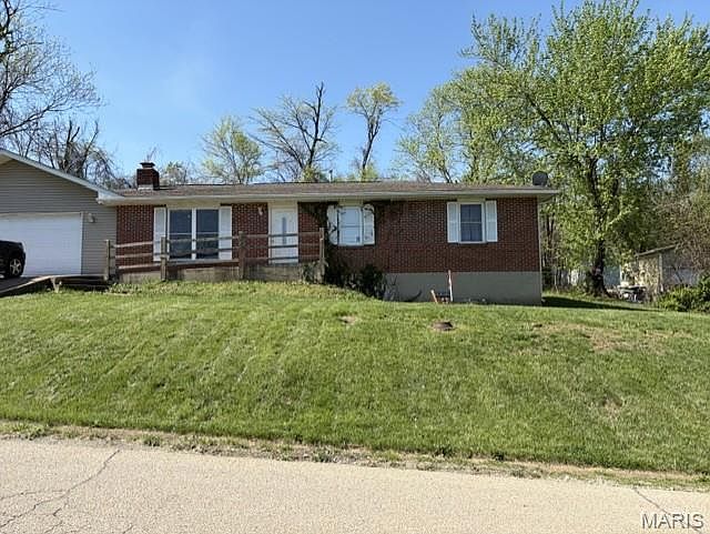 2nd image of 298 Nicholson Dr