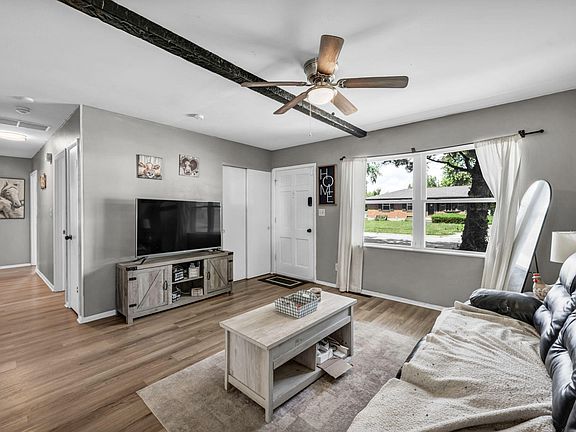 5th image of 3252 Burdett Ct
