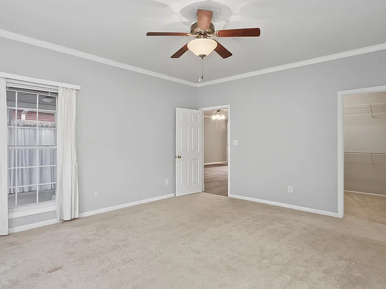 141 Canterbury Dr — Photo 14