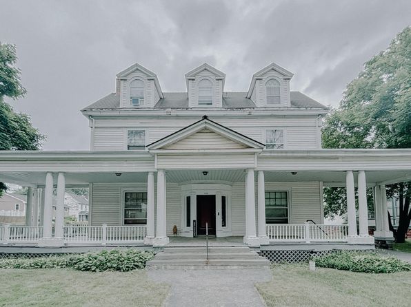 133 S Lake Ave APT 2