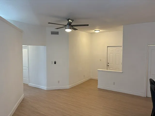 408 S Riverside Dr #5 — Photo 19