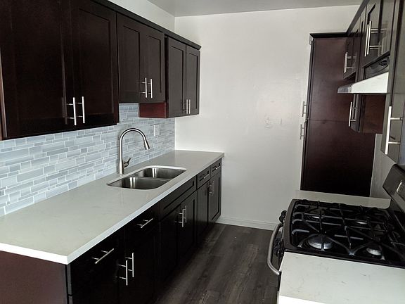 5th image of 1037 E 4th St APT 6