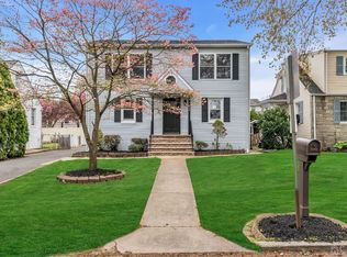 204 Stephenson Ave, Middlesex, NJ 08846