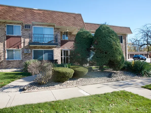 18217 Hart Dr APT 2A, Homewood, IL 60430