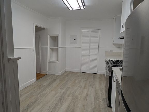 5th image of 23 Sussex St #1/2