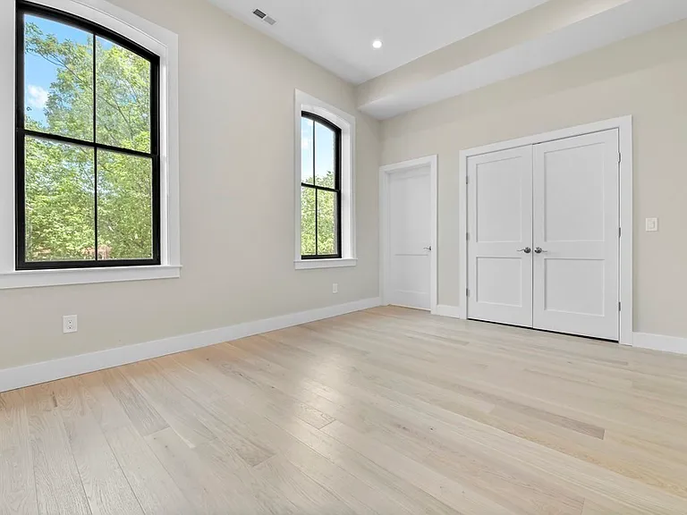 541 State St #3 — Photo 12