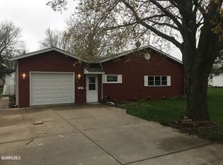 308 Elm St, Lena, IL 61048