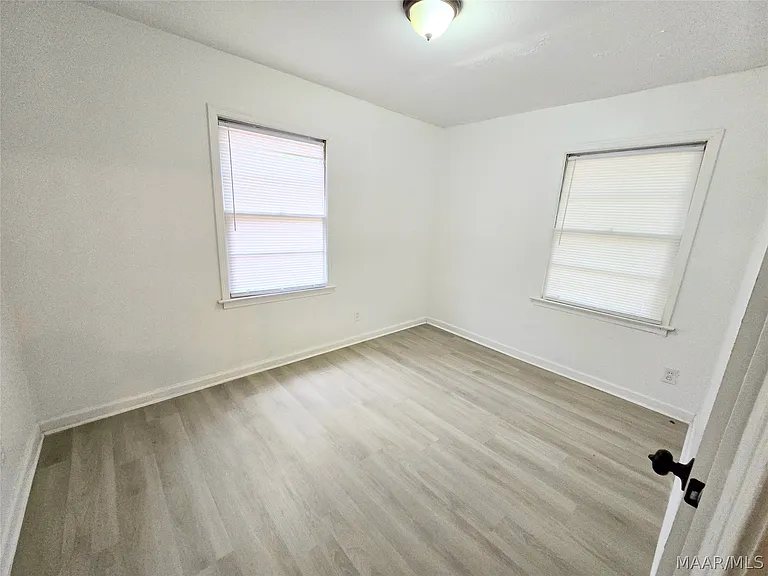204 W Park Ave — Photo 9
