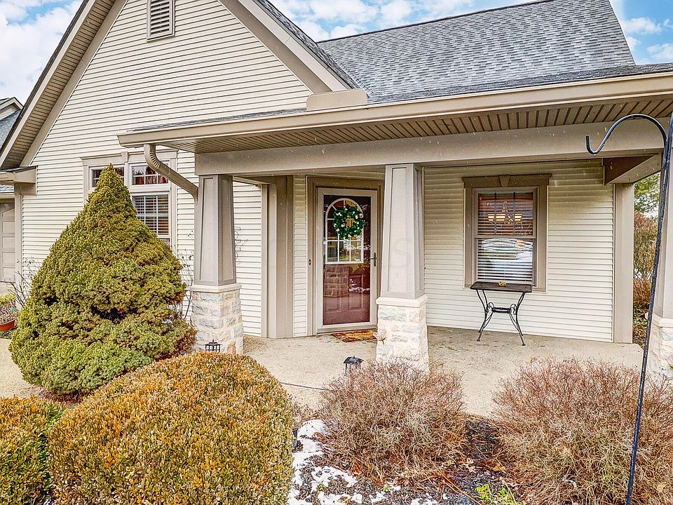 1st image of 410 Cottage Grv W