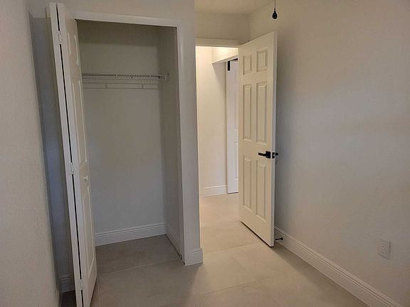 5th image of 1401 Sunset Dr #1