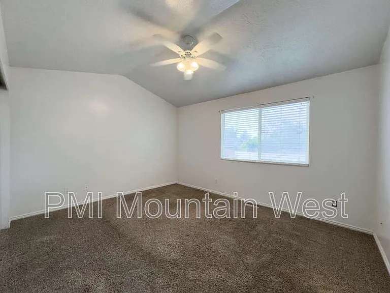 2419 W 1850 N — Photo 21
