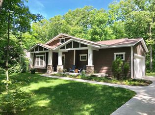 6261 Chippewa Ave, Saugatuck, MI 49453