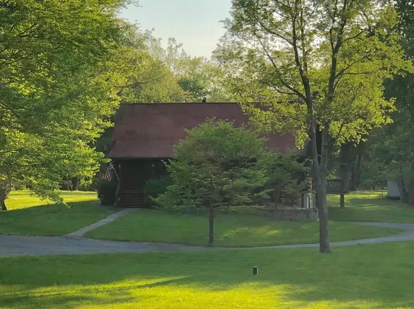 622 River Bend Rd, Great Falls, VA 22066