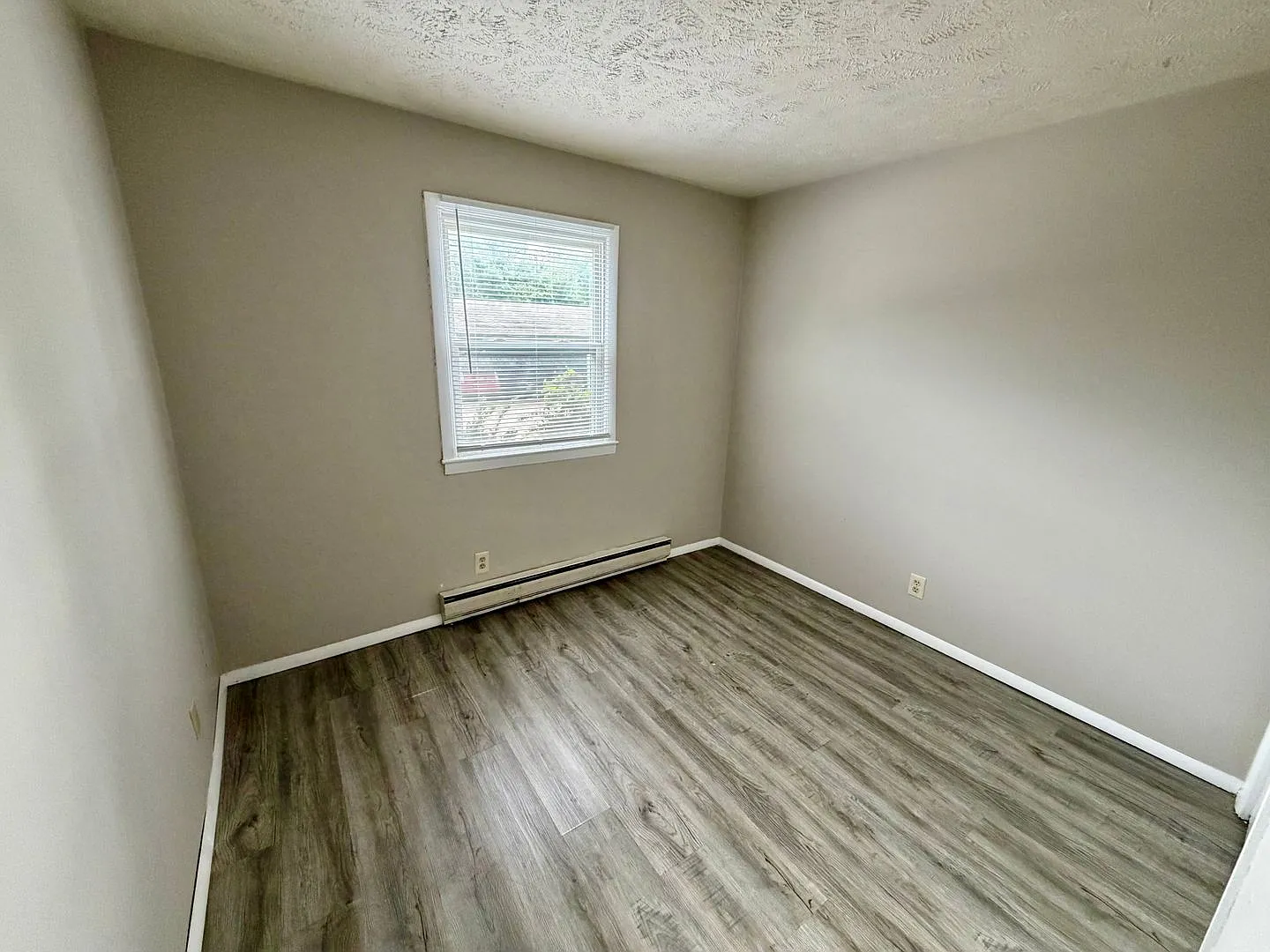 716 Arcadia — Photo 3