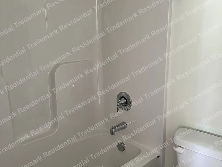109 Avondale Ave — Photo 15