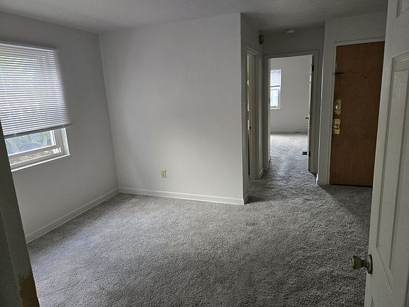 5th image of 615 Rockford Ave APT 3