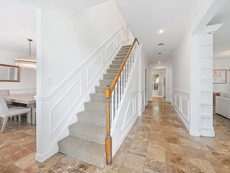 230 Park Ave — Photo 4