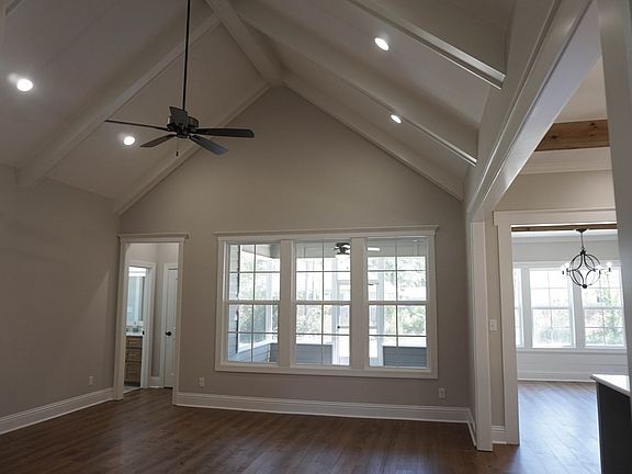 2nd image of 3412 Norton Pl