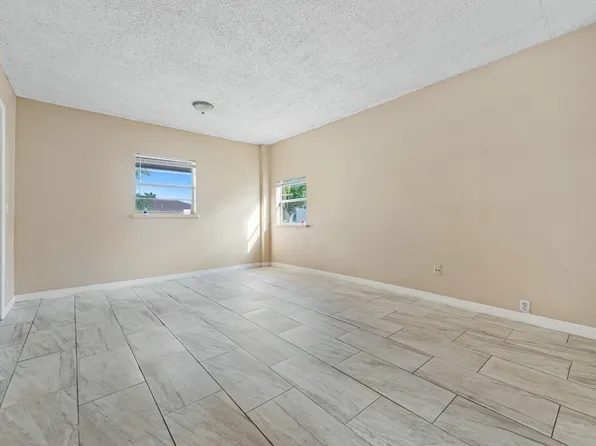 816 NE 22nd Street, Belle Glade, FL 33430