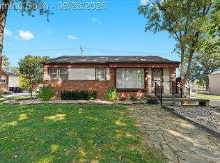 30720 Hathaway St, Livonia, MI 48150