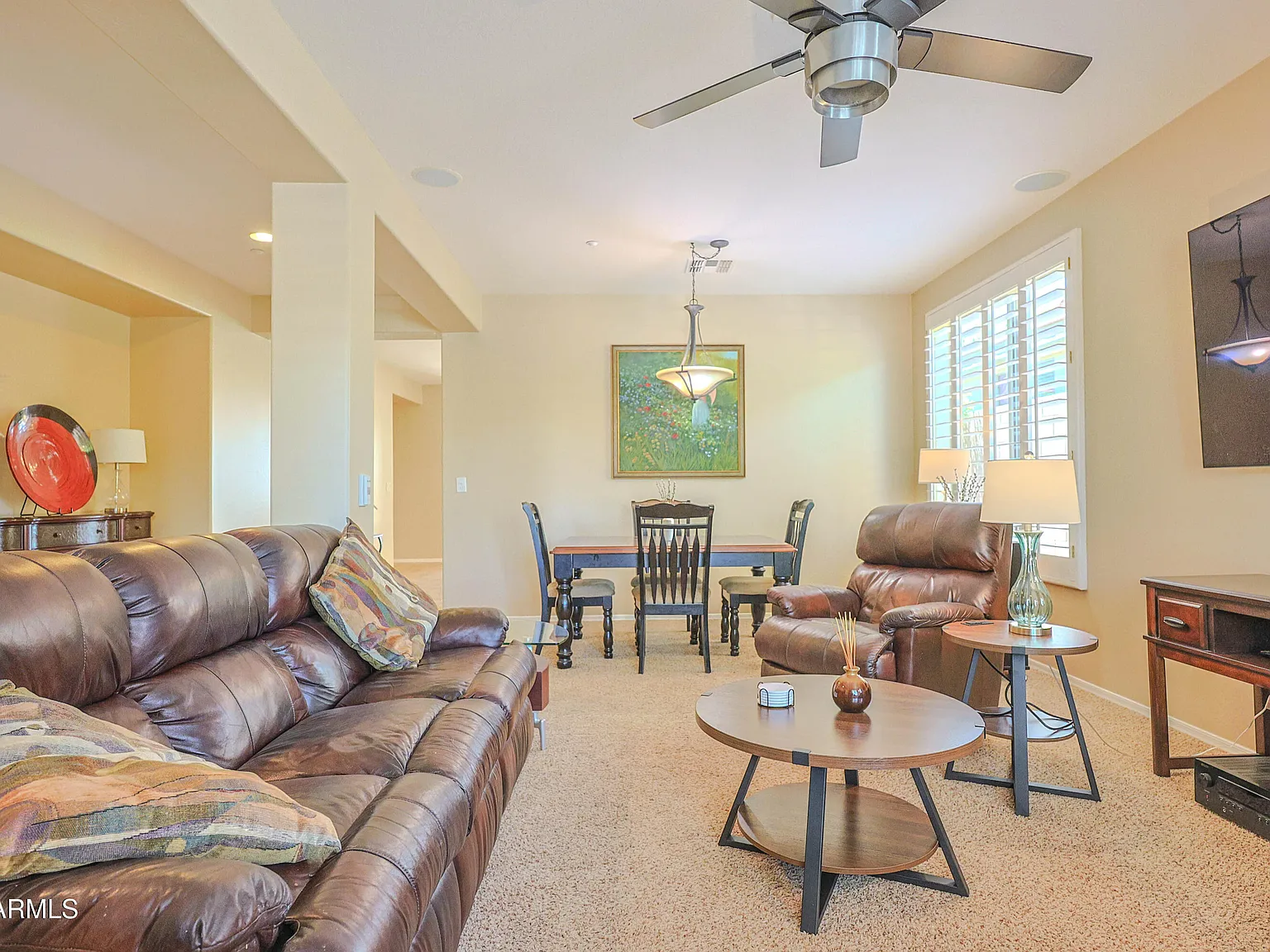 3 bed, 2.0 bath, 2082 sqft, $3,000 — Photo 4