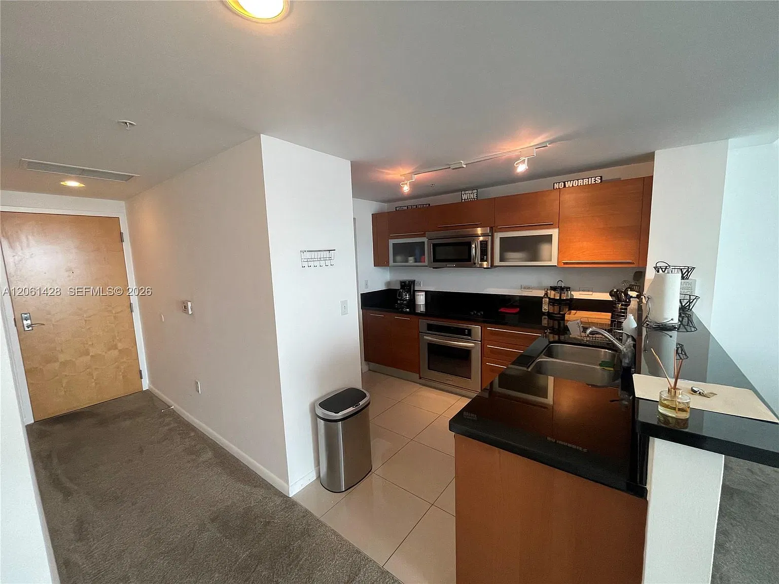 Vizcayne South Condo — Photo 2