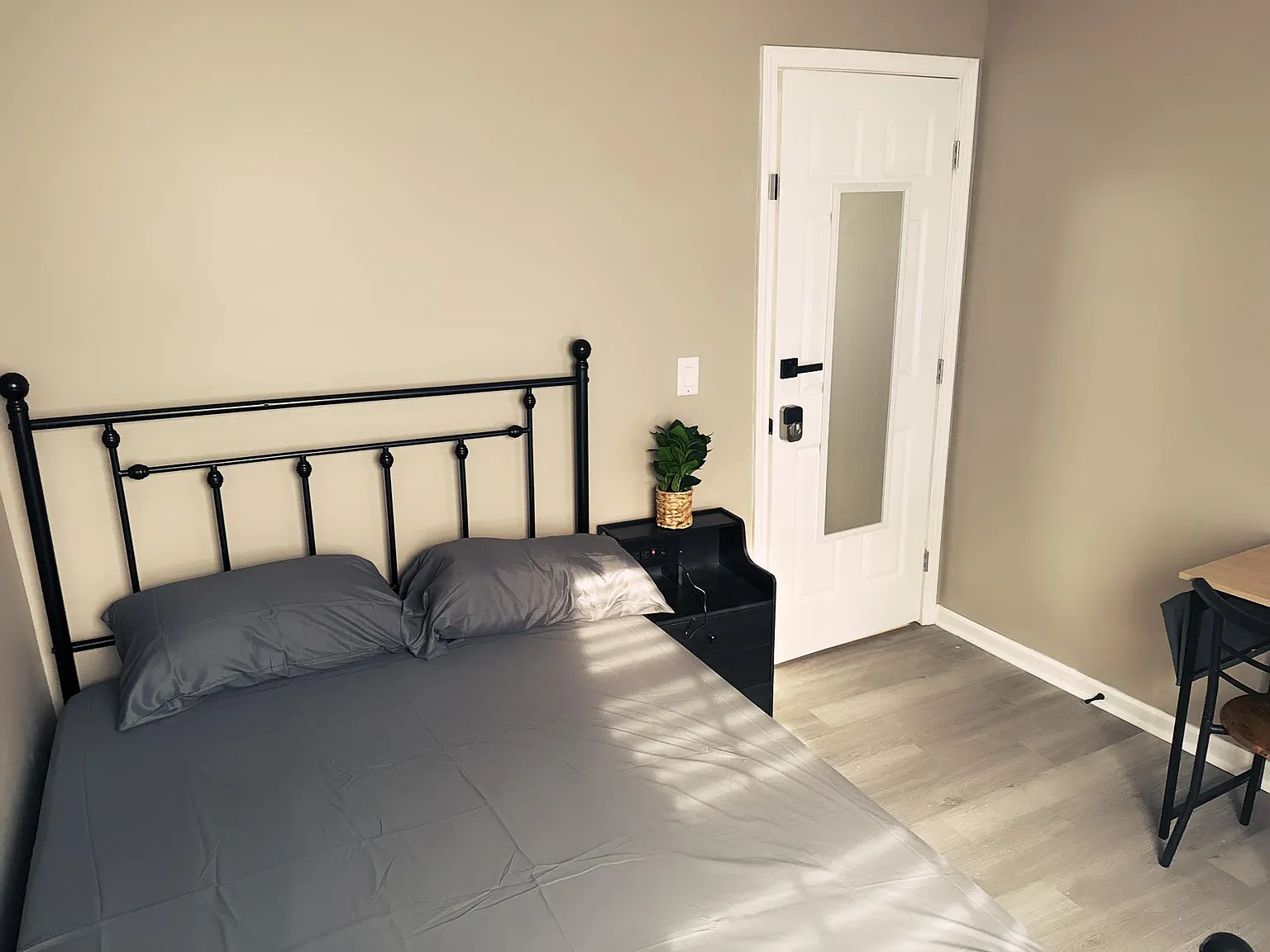 4 bed, 3.0 bath, 1475 sqft, $689 — Photo 3
