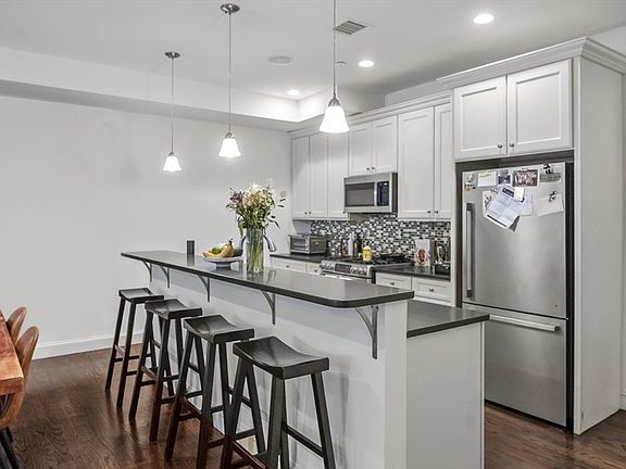 5th image of 350 W 2nd St Unit 2