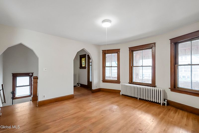 5th image of 149 Homestead Avenue
